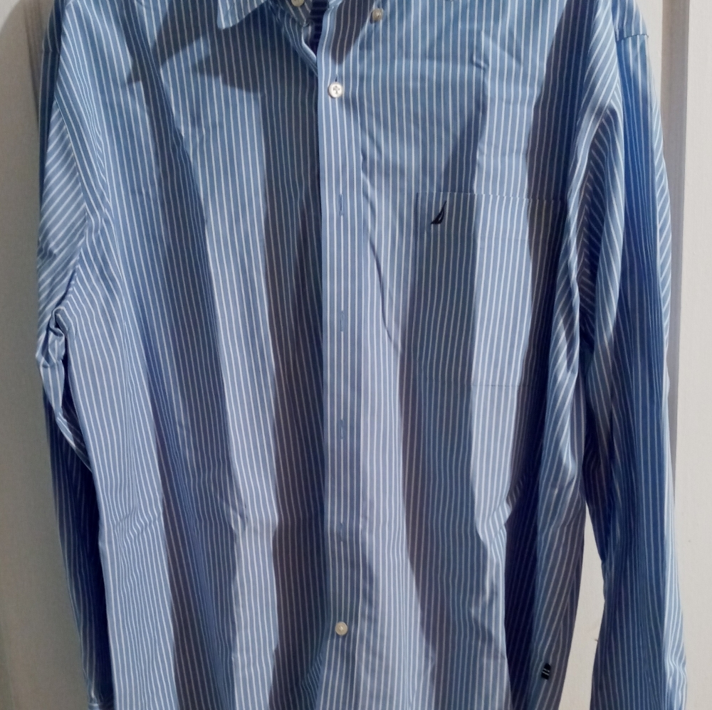 Like New Men's Long Sleeved NAUTICA Shirt